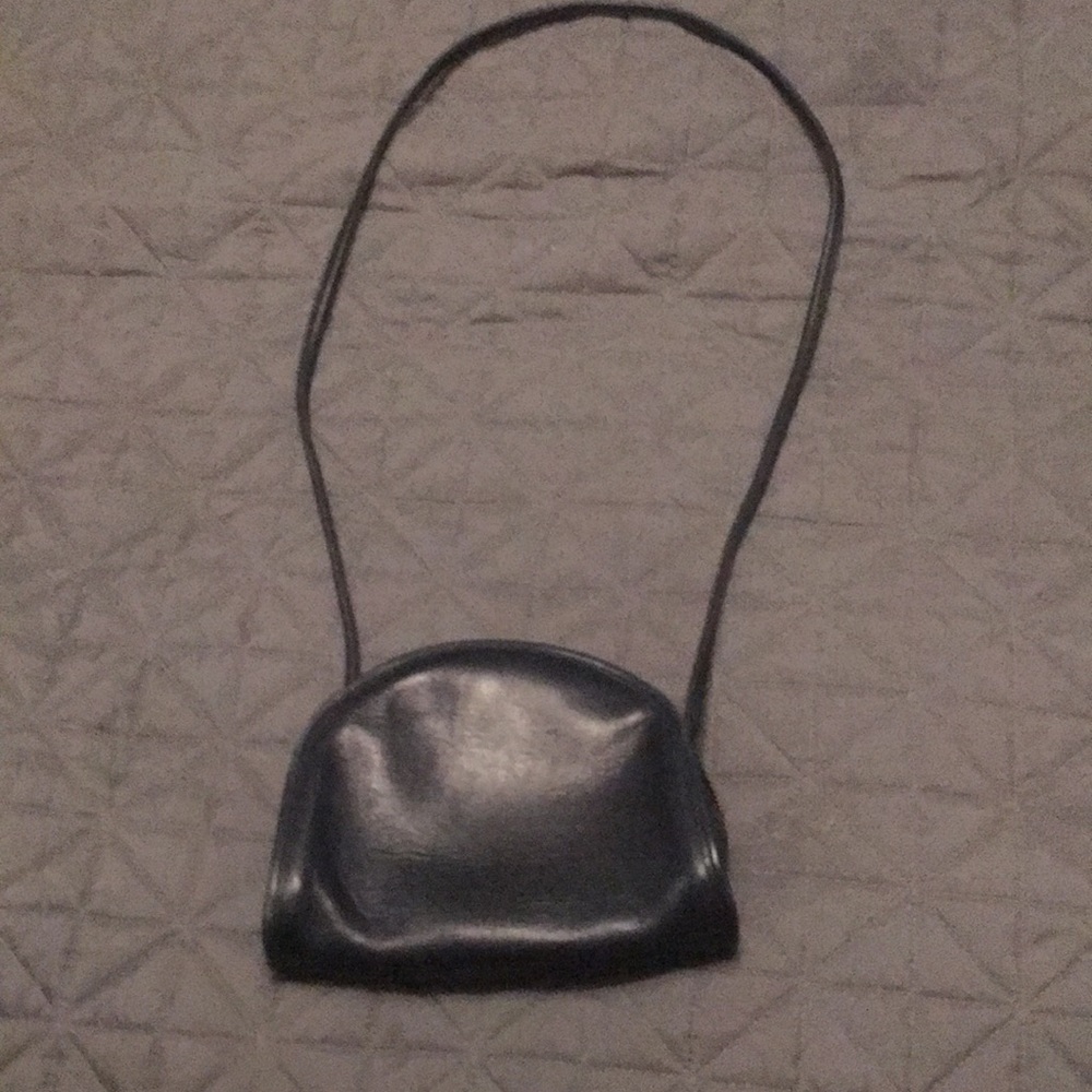 Vintage navy coach bag. 100% authentic coach.